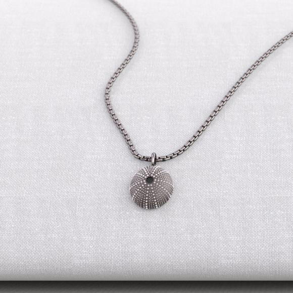 Collection « Oursin » Pendentif pour les amoureux de la mer.