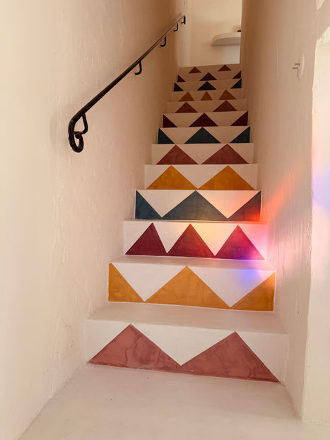 Escalier arlequin, hommage à Jacques Couëlle - Mouans-Sartoux