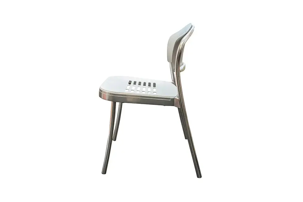 Miniature : Vico Magistretti pour Kartell, ensemble de quatre chaises, Italie, vers 1990