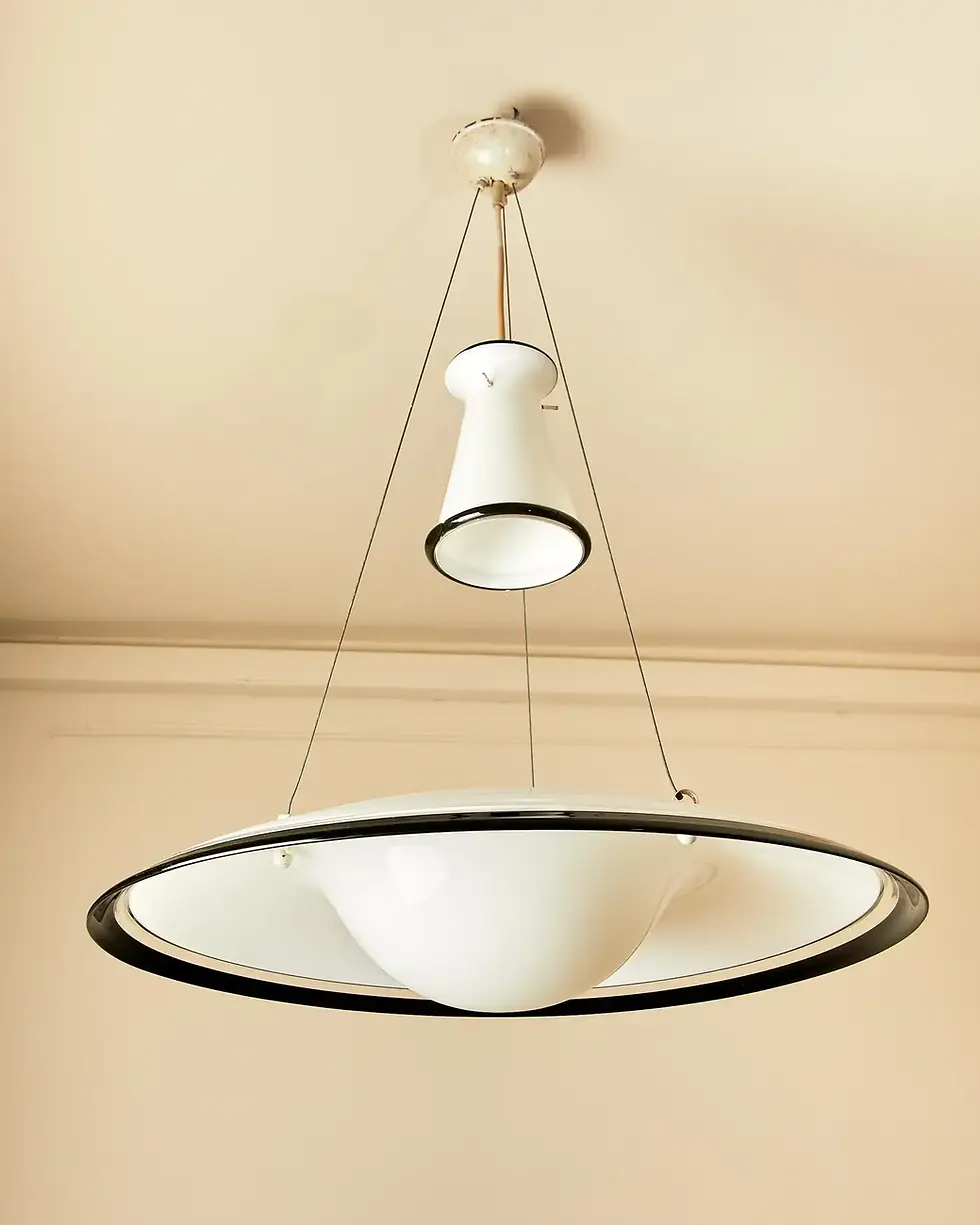 Miniature : Venini, lustre blanc opalin, verre noir, vers 1960, Italie