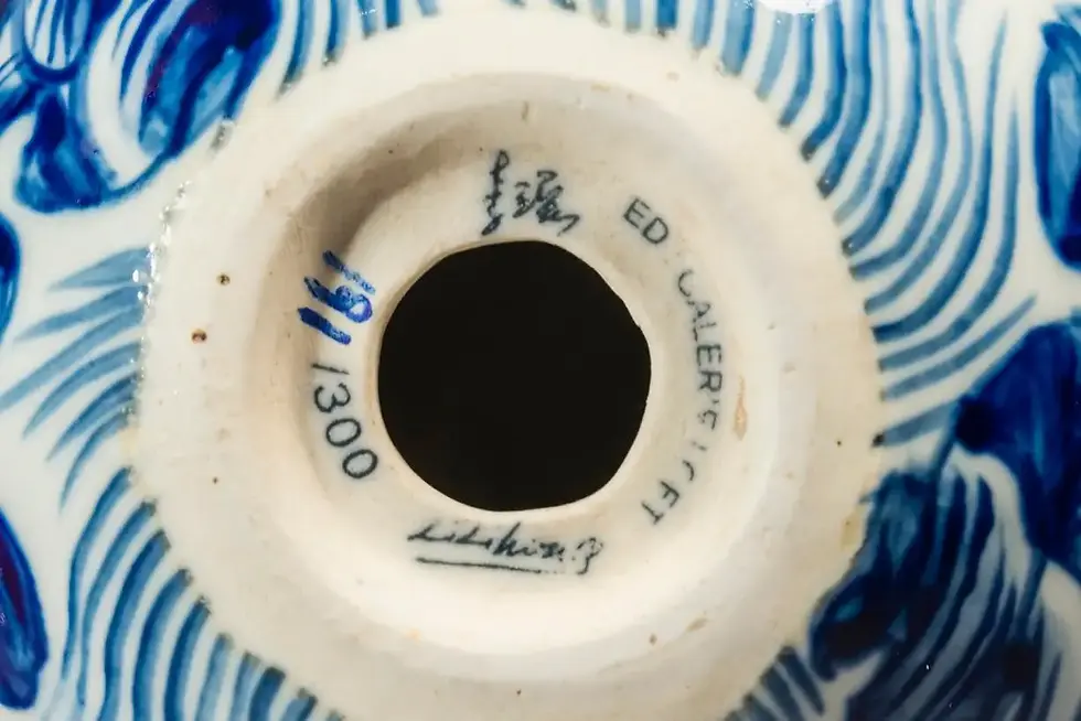 Miniature : Sculpture de Li Lihong, Mickey Mouse dorée, Chine, vers 2010