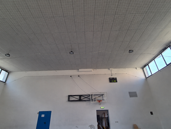 Arzachena: rete parapalloni per la palestra scolastica