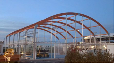 Platee in calcestruzzo per impianti sportivi in Sardegna: soluzione per aree con vincoli paesaggistici