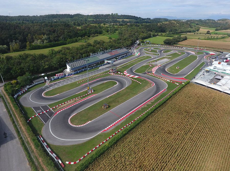 vista dall'alto della pista di South Garda Karting a Lonato — sede delle sessioni Arrive & Drive TKS RaceLab