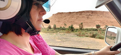 Aurélie au volant.JPG
