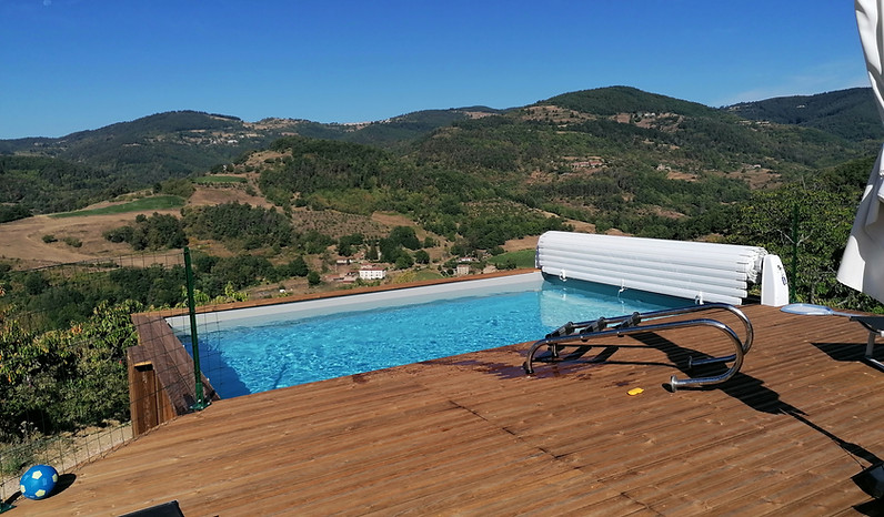 Piscine en bois installée par Valdaine Piscine