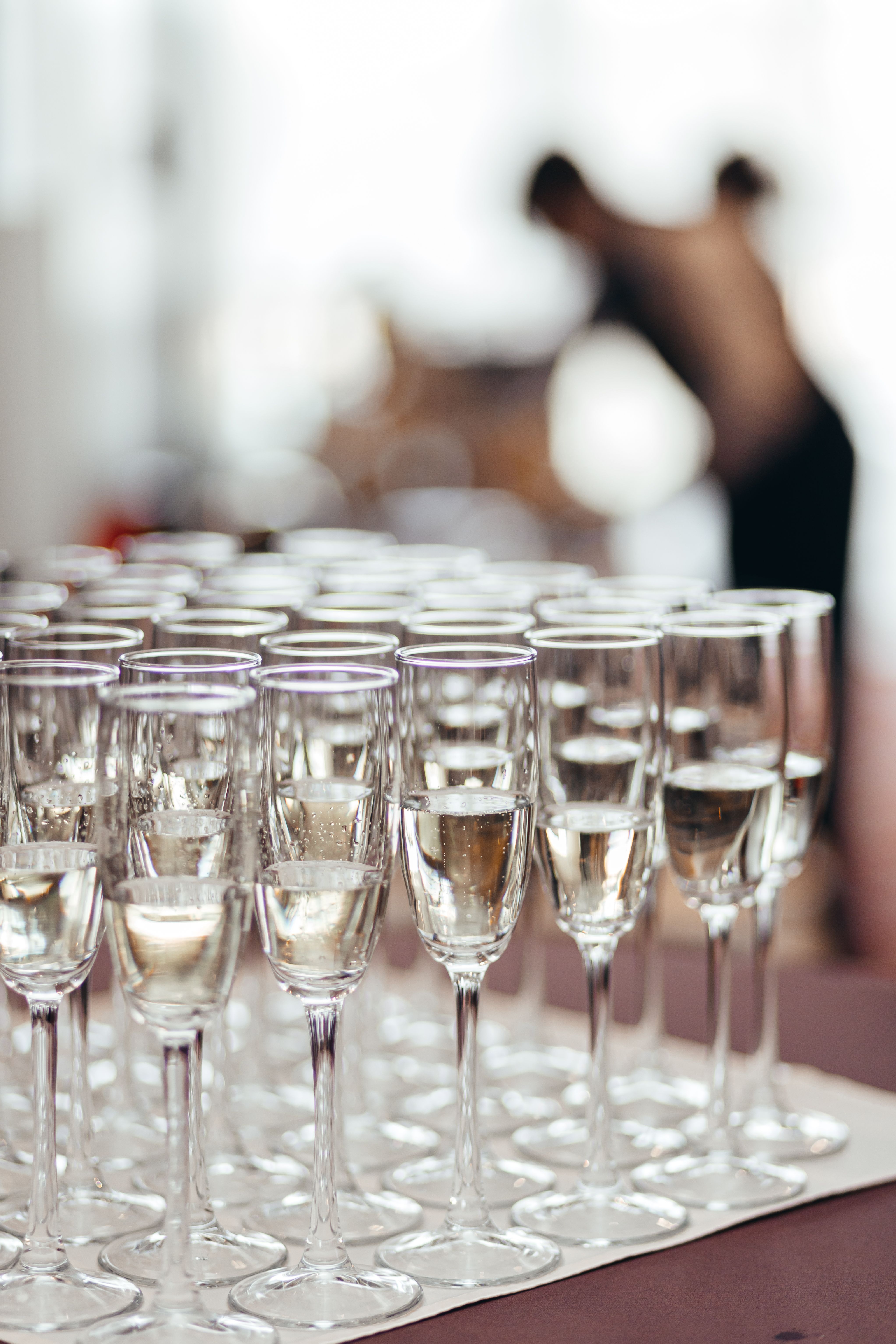 Coupes de champagne lors du cocktail de vœux d'une cérémonie d'entreprise