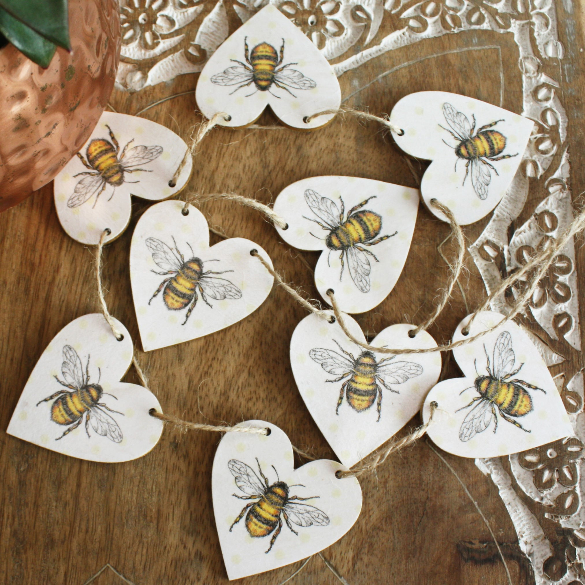 Beautiful Bee Wooden Heart Bunting