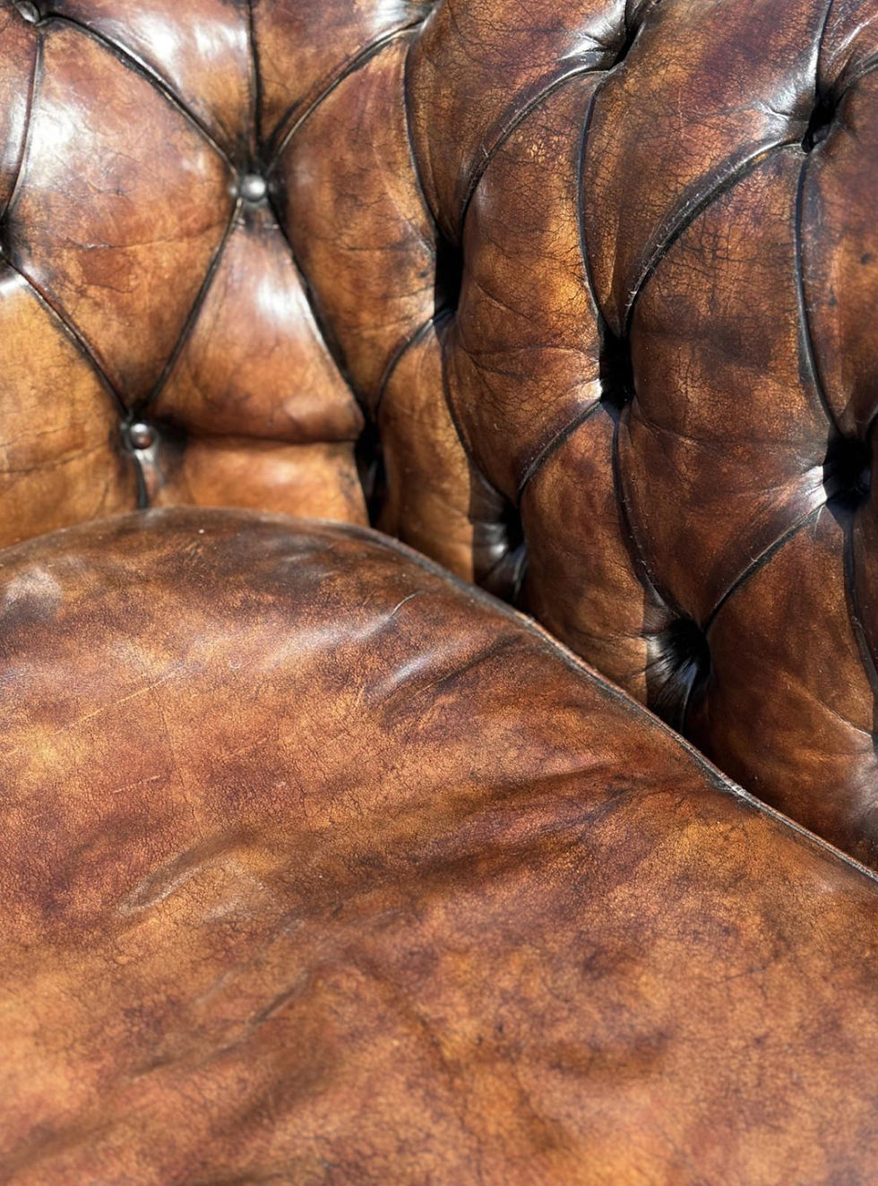 Thumbnail: Early 20th-Century Brown Leather Chesterfield Armchair, England, circa 1910 - detail view 7