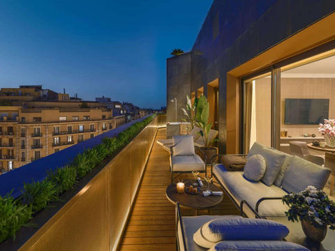 (REF 5002ESHO) LUXURY 5* GL HOTEL IN BARCELONA FOR SALE, SPAIN.