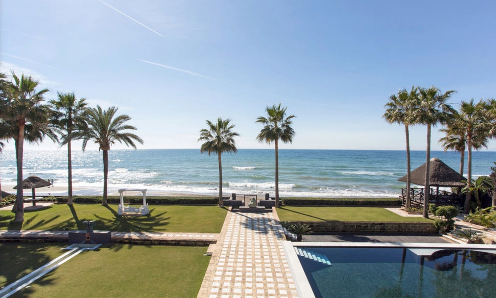 (REF 0375ES) VILLA ON THE BEACH MARBELLA, SPAIN.