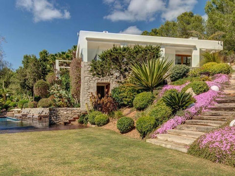 (REF 0096ES) SAN JOSÉ, IBIZA: AN EXQUISITE VILLA WITH BREATHTAKING SEA VIEWS.