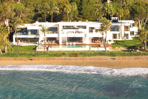 (REF 0376ES) ESTEPONA SPECTACULAR BEACH PROPERTY (SPAIN).