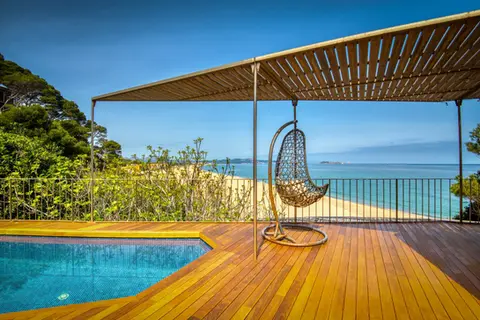 (REF 0147ES) BEGUR, COSTA BRAVA: A STUNNING BEACHFRONT PROPERTY WITH PANORAMIC VIEWS