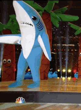 3cfb77afe1633eb613f2a36ceaafb741.gif