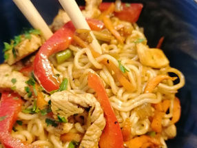 Chinesisch gebratene Nudeln, eine wahre Geschmacksexplosion "unglaublich lecker"