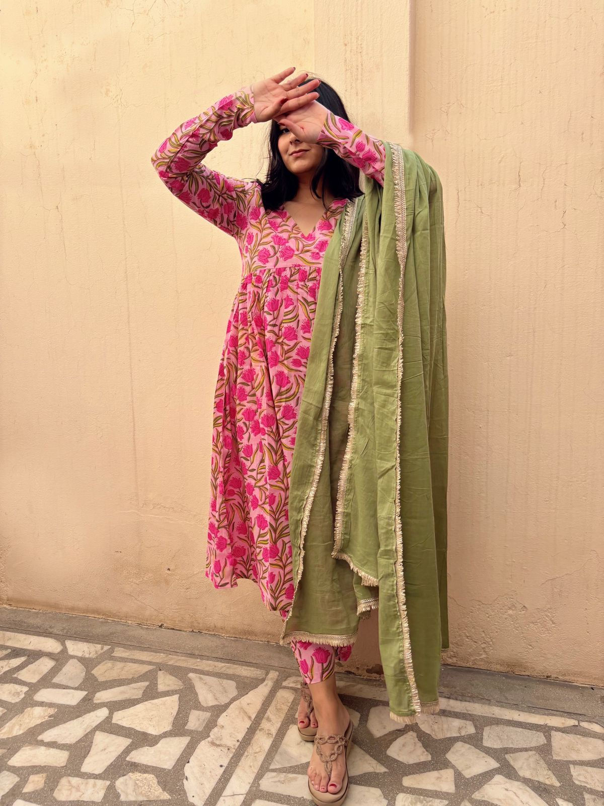 Saadgi Rojana -Pink floral set