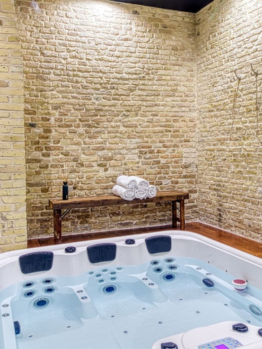 jacuzzi