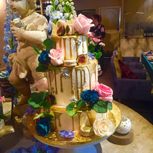#17 Cake Table Flowers And Accessories Toronto