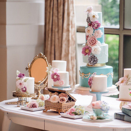 #3 Cake Table Flowers And Accessories Toronto