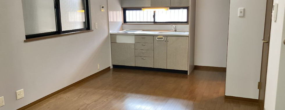 3DK House in Daito City, Osaka dining room