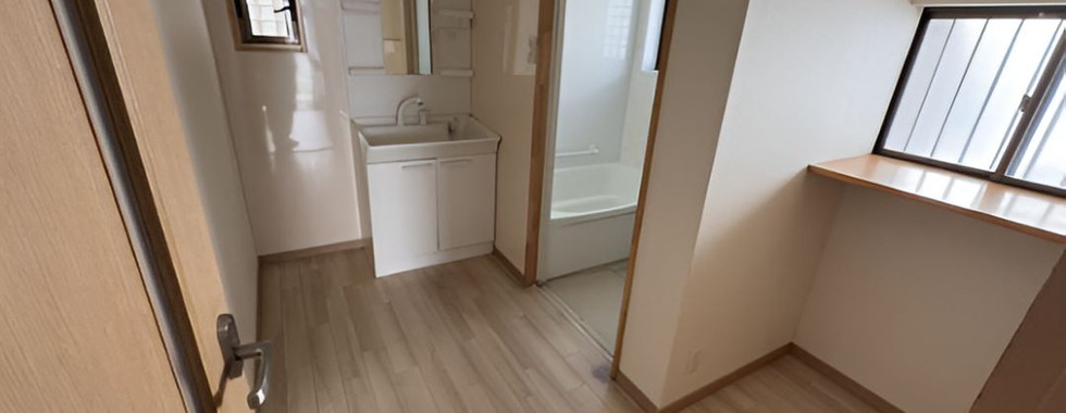 3SDK House in Wakayama City, Wakayama washroom