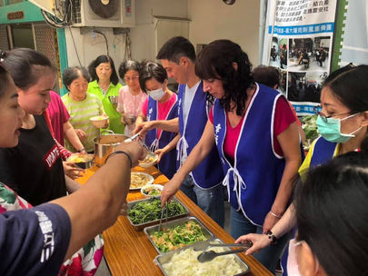 三立電視台|採訪開麥拉【無毒水耕蔬菜小農Chris送菜到嘉義慶安社區發展協會】