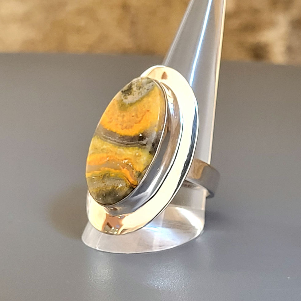 Bague ovale en jaspe bourdon et argent 925‰/gaiani.fr/vue trois quart droit