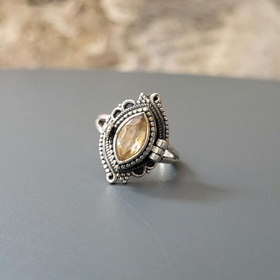 Bague boîte citrine taillée et argent 925‰/Style bohème/vue de face