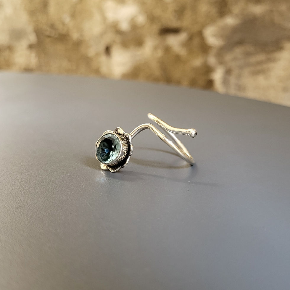 Miniature : Bague fleur topaze bleue et argent 925‰/profil
