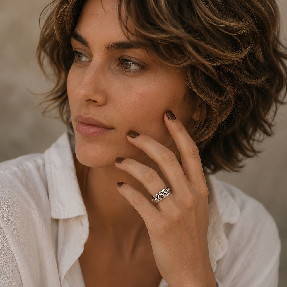 Miniatura: Bague zen florale en argent 925‰/vue sur main femme