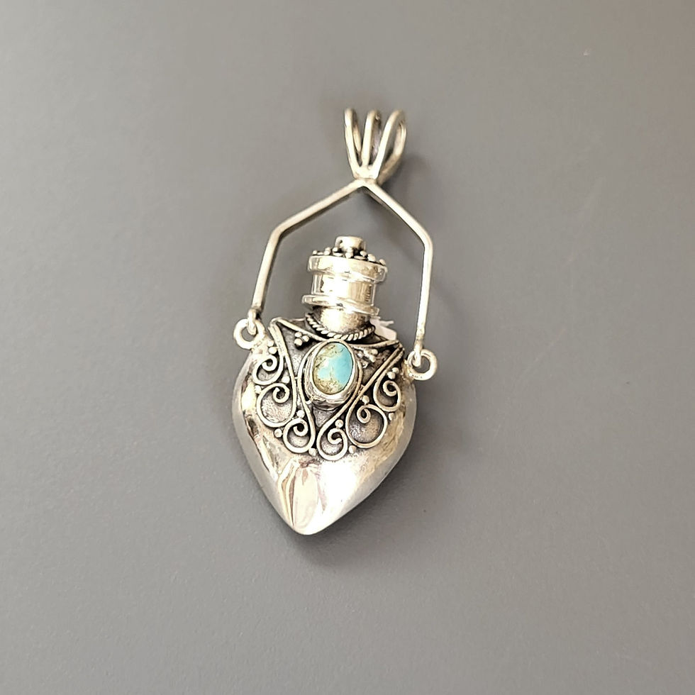 Thumbnail: Pendentif boite turquoise, grenat et argent 925‰