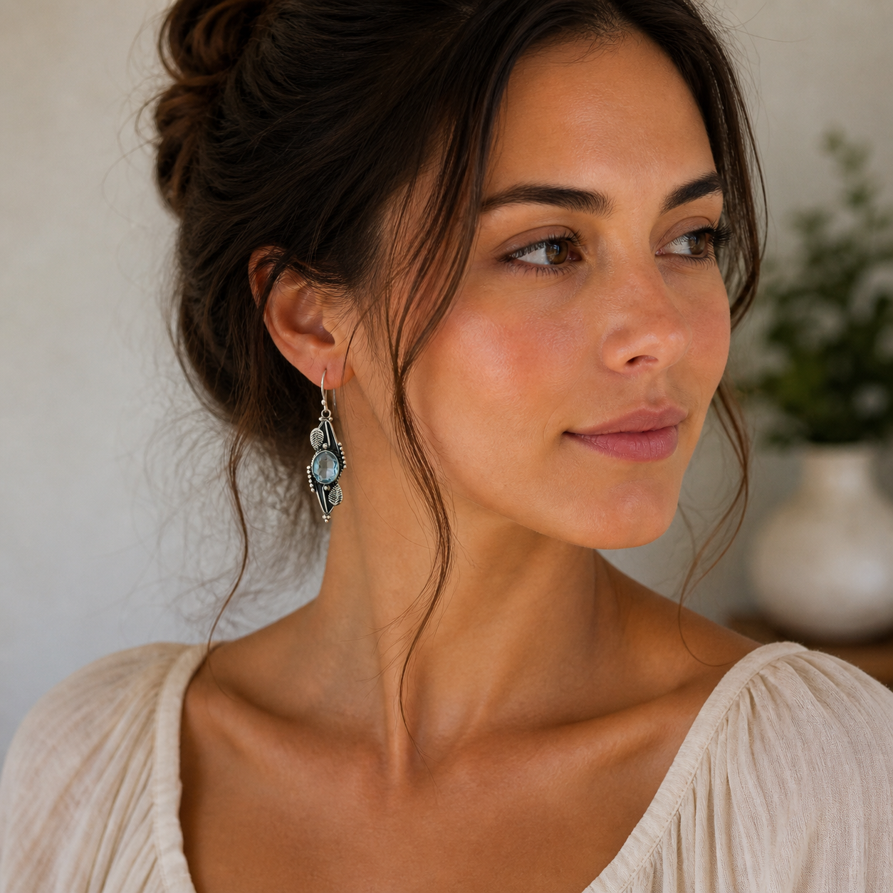 Boucles d'oreilles "Feuilles de lagune" en topaze bleue et argent 925‰