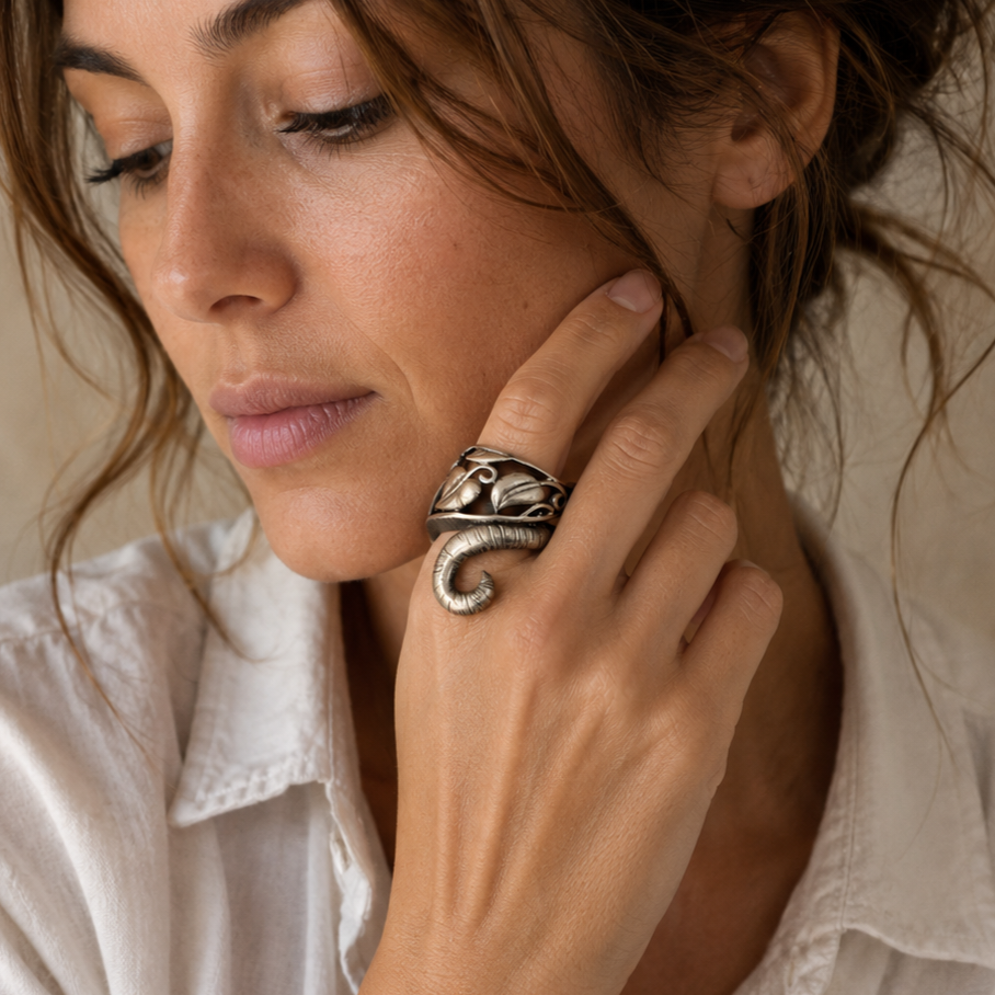 Bague cygne en argent 925‰/vue sur main