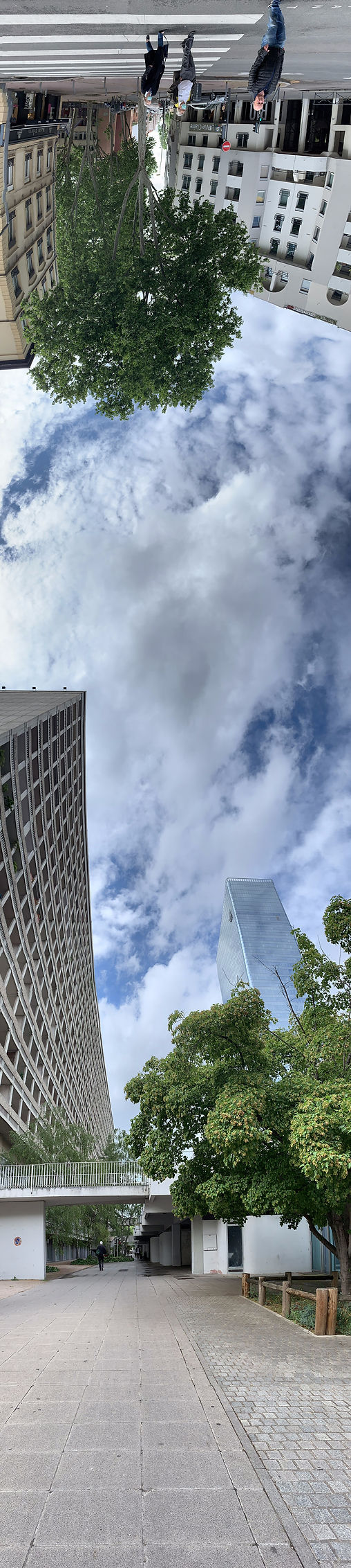 Photo panoramique verticale, vue de la rue de Bonnel avec une grande barre du cours Lafayette et la tour Incity