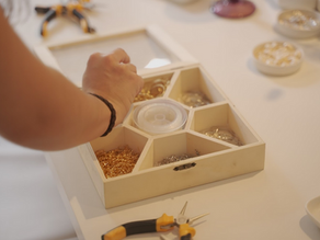 Joyas y Sangría: el plan creativo que arrasa en Platja d’Aro
