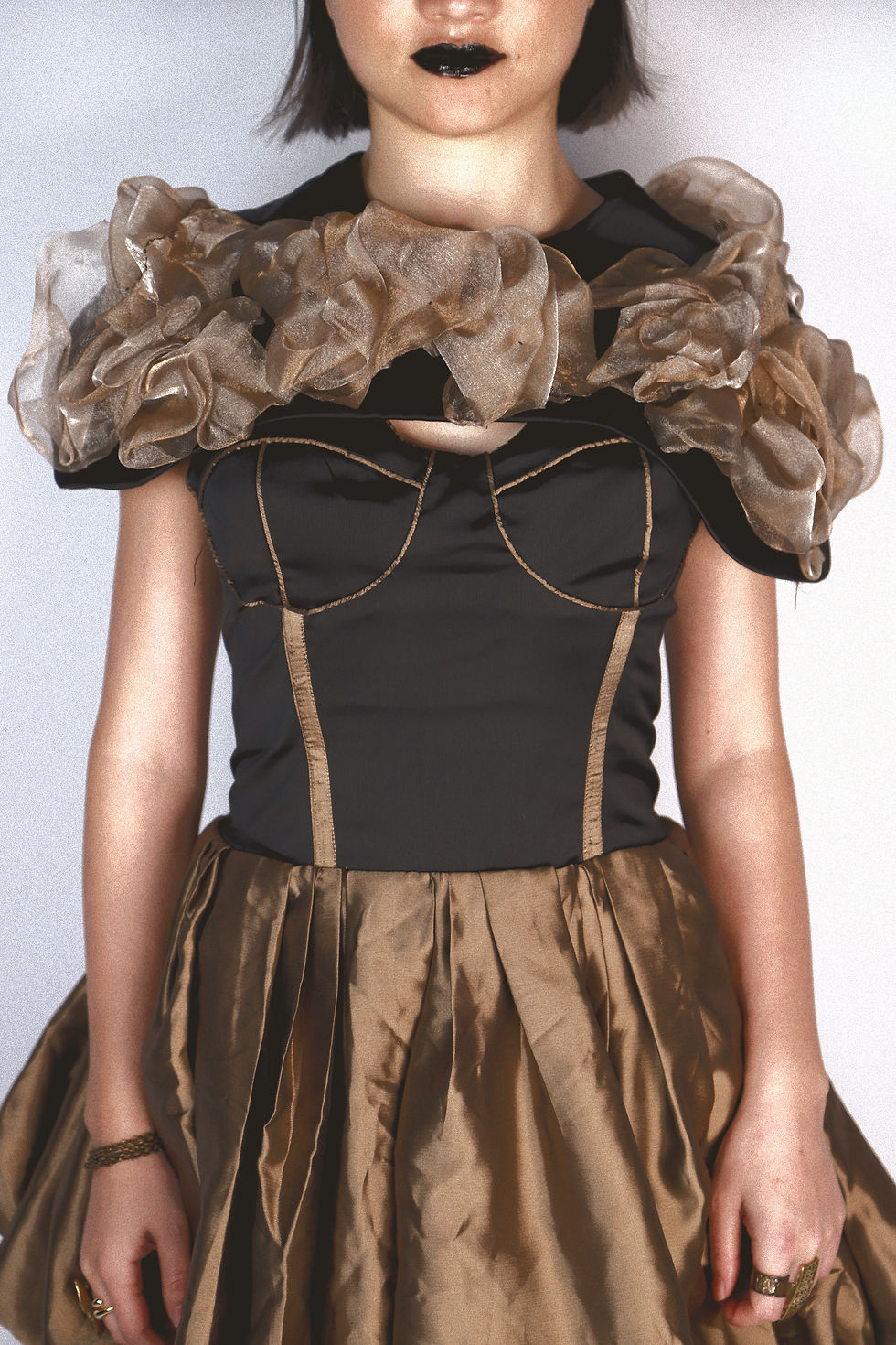 Thumbnail: Golden Noir