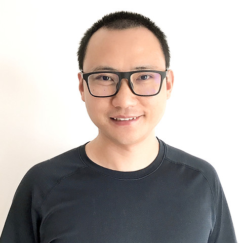 书先生上半身像-2_edited.jpg