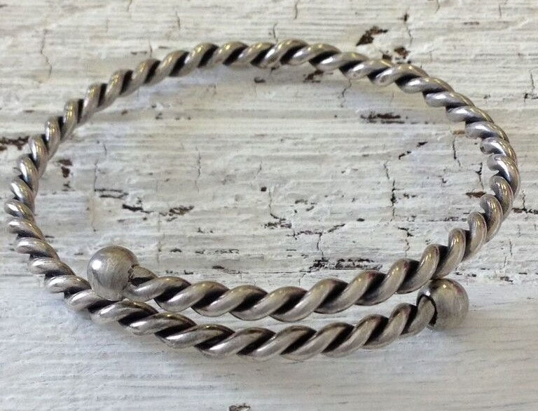 Men's Oxidised Twisted Bangle