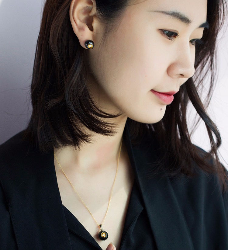 Thumbnail: Black Pearl Carved Rose Diamond Heart Earrings