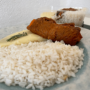 Bife a Rolê com Arroz e Purê de Batata Inglesa