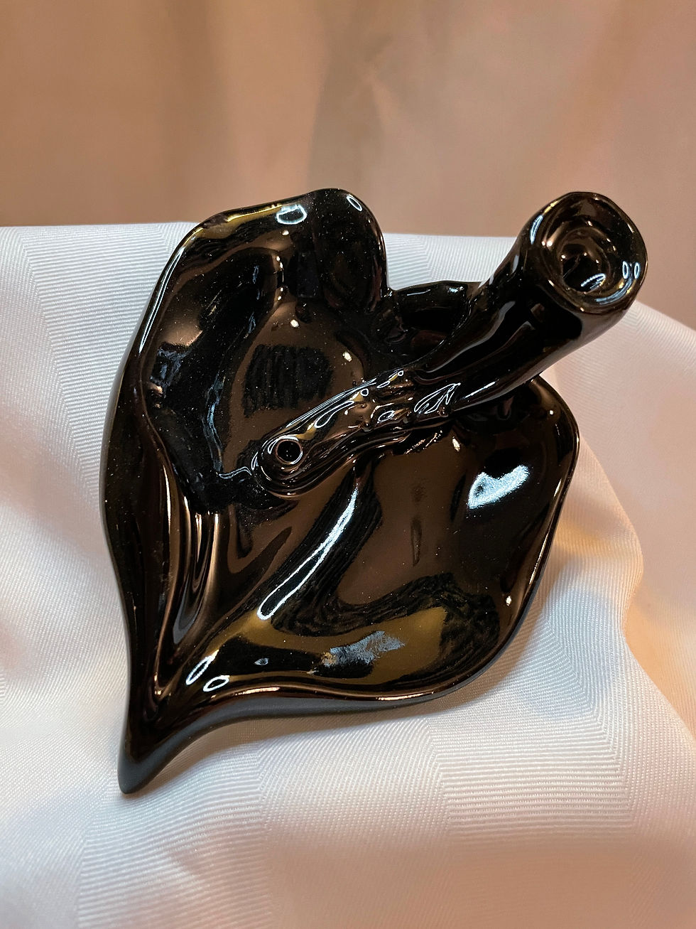Thumbnail: Ceramic Leaf Back Flow