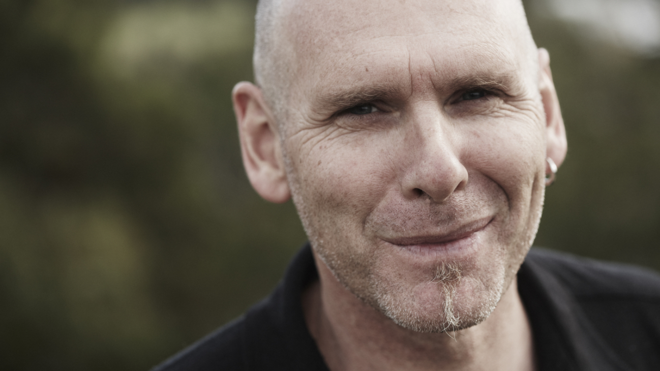 Warren-Macdonald-Headshot-MAIN-Sept-2022-1.jpg