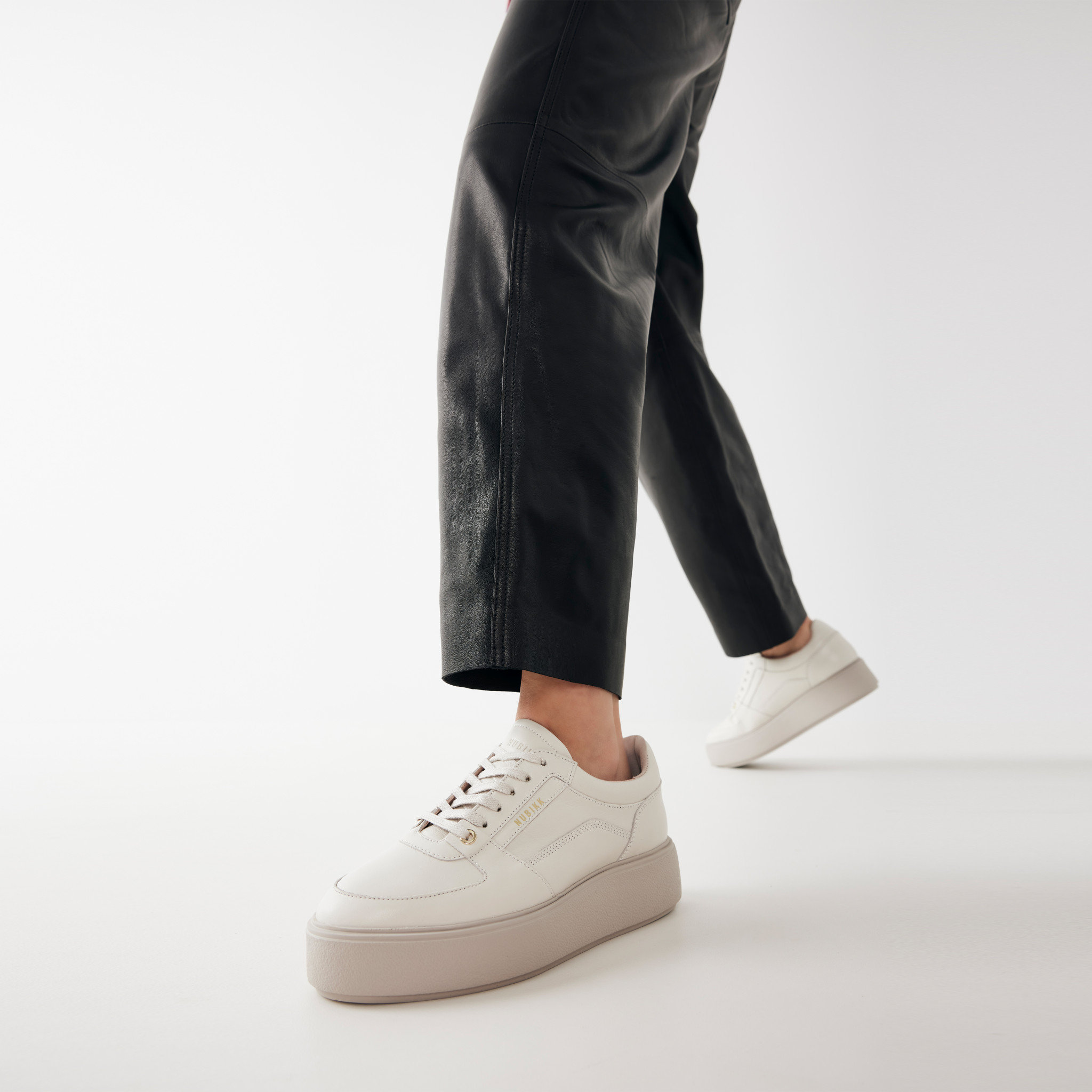NUBIKK Elise Bloom | Beige Sneakers | Manalena