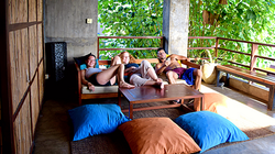 Hang Loose Happy Guests