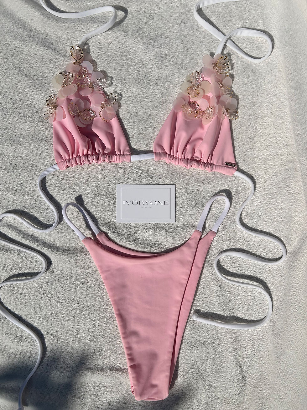 Thumbnail: Hua Shell Sequin Bikini Set in Light Pink