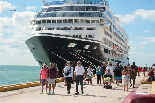 Yucatán fortalece su posicionamiento en la industria de cruceros con el primer arribo del Azamara Onward