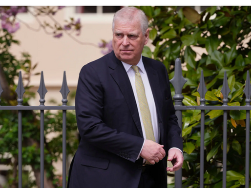 El rey Carlos le quita el título de príncipe a su hermano Andrés, que tiene que abandonar su mansión de Windsor