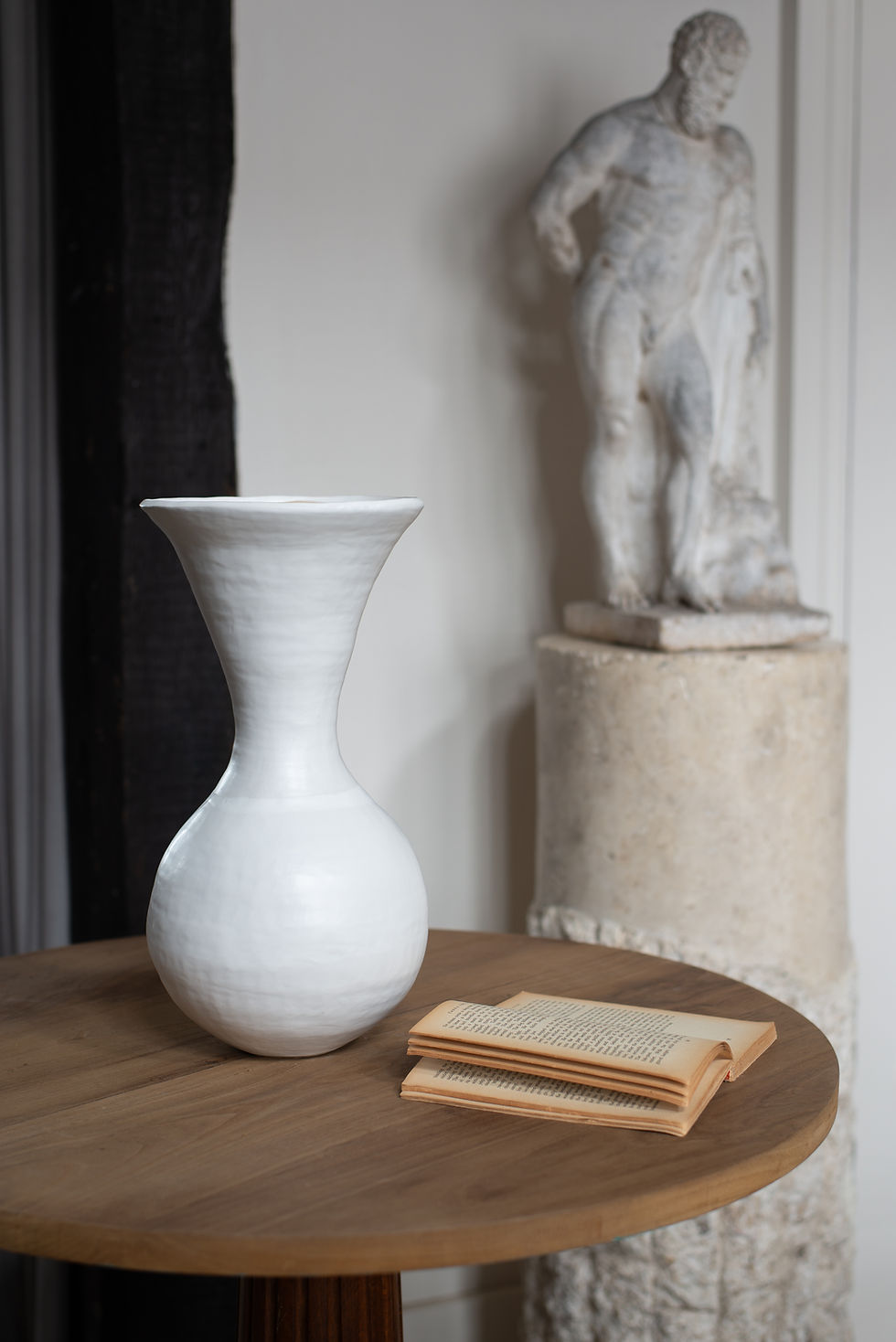 An original ceramic piece by Sussex artist Jaen Loftin.