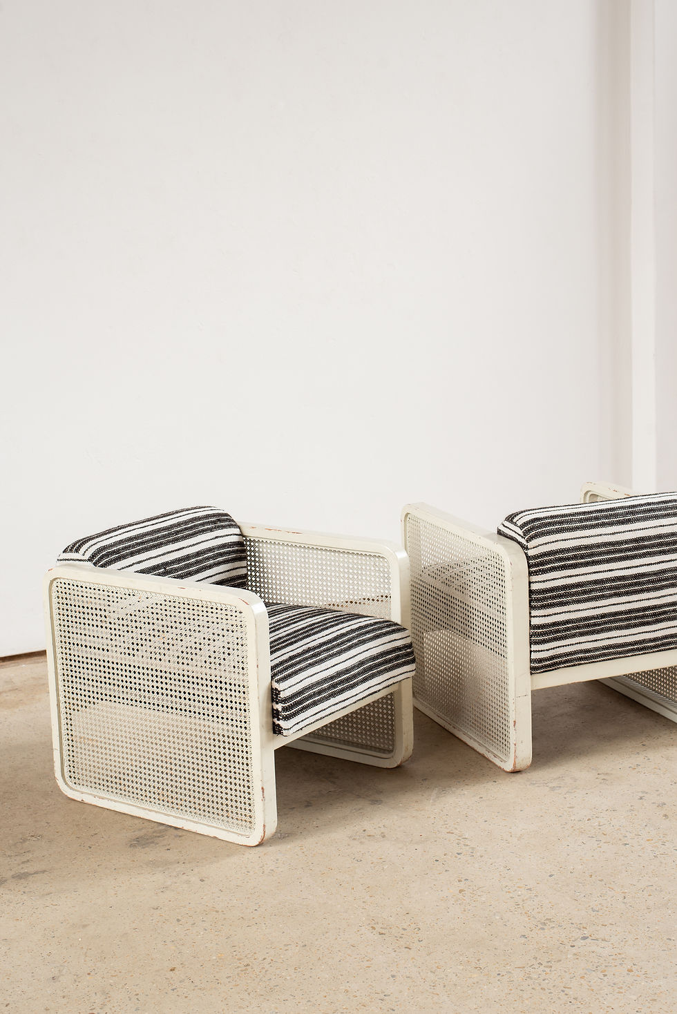 Pair of 1970s Rattan Chairs in Antique Striped Hemp